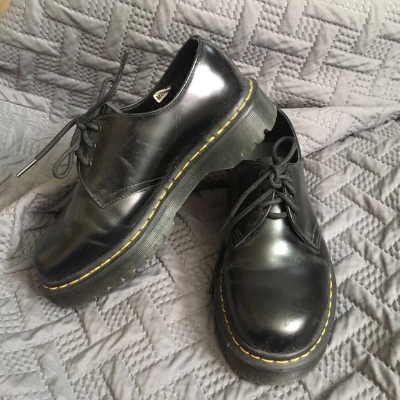 pre owned dr martens